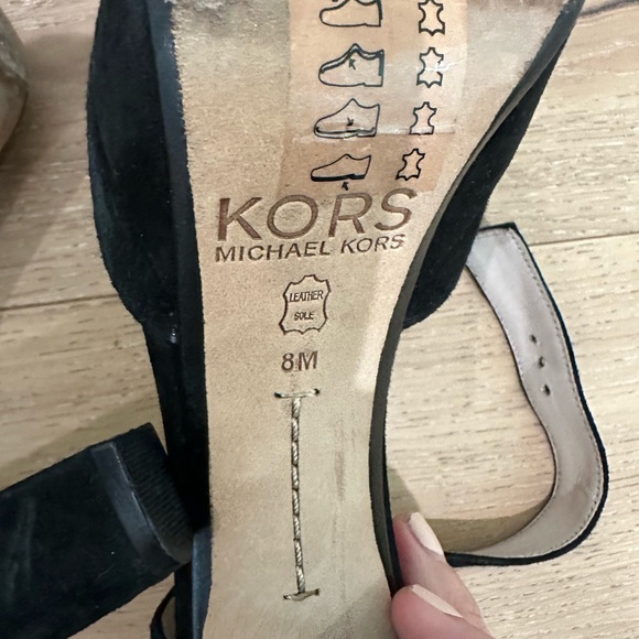 Michael Kors platform heels - Picture 2 of 6